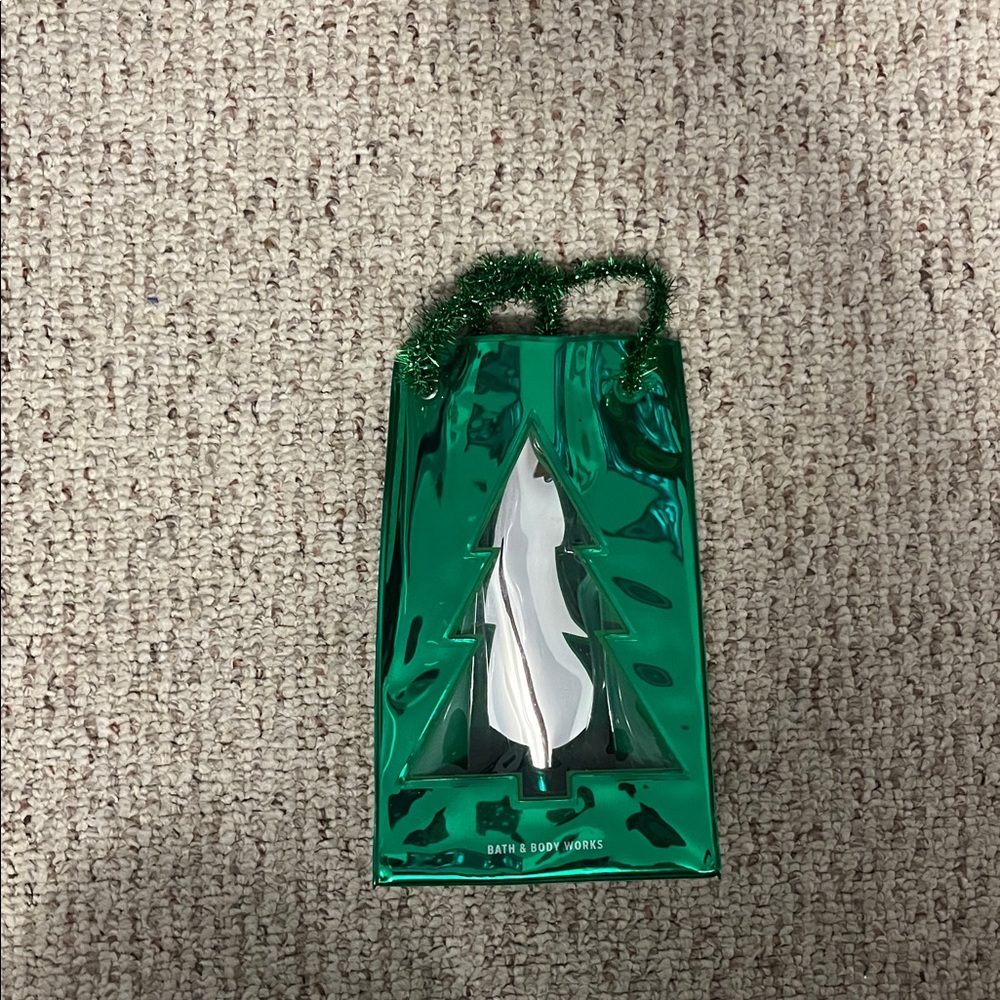 Bath & Body Works Shiny Green Tree Gift Bag